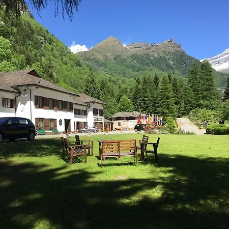 La Minera Hostel *